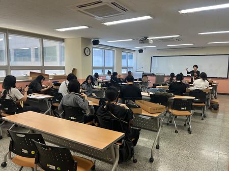  우쿨렐레로 만나는 영유아 음악 활동