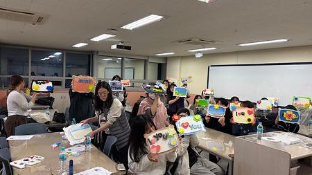 아동학과에서는 2025학년도 현장 실무 대비 공예 특강을 진행하였습니다.