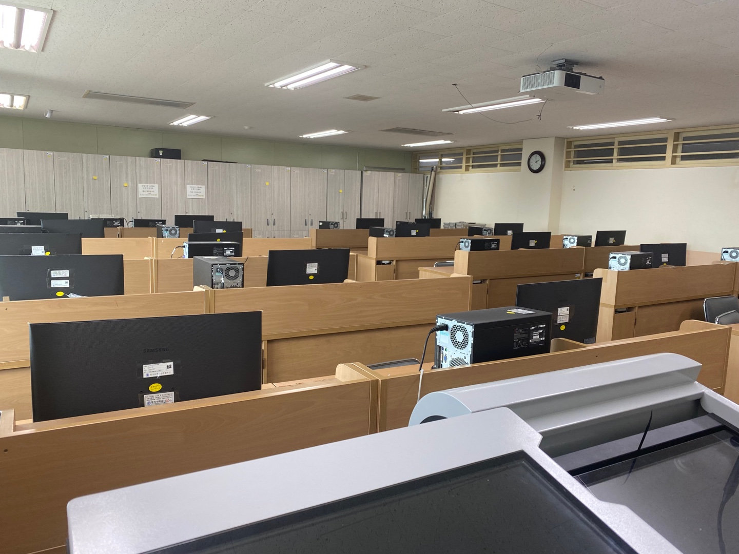 컴퓨터 하드웨어 실습실(Computer Hardware Lab)